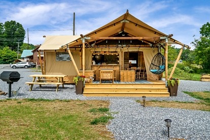 Glorious Tented Cabin with Fire Pit and Gorgeous Sky Views in Sevierville, Tennessee - glamping.directory