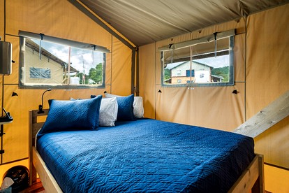 Glorious Tented Cabin with Fire Pit and Gorgeous Sky Views in Sevierville, Tennessee - Sevierville, Tennessee - glamping.directory