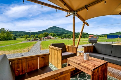 Glorious Tented Cabin with Fire Pit and Gorgeous Sky Views in Sevierville, Tennessee - Sevierville, Tennessee - glamping.directory