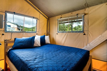 Glorious Tented Cabin with Fire Pit and Gorgeous Sky Views in Sevierville, Tennessee - Sevierville, Tennessee - glamping.directory