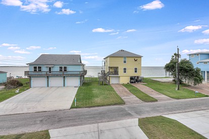 Dolphin Deck OR120 in Rockport, TX - Rockport, Texas - glamping.directory