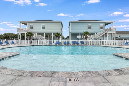 Dolphin Deck OR120 in Rockport, TX - Rockport, Texas - glamping.directory