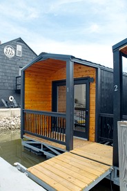Tiny Luxurious Houseboat Perfect for Couples on Lake Erie, Ohio - glamping.directory
