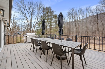 Luminous Cabin with Outdoor Private Deck and BBQ in NY - Shandaken, New York - glamping.directory