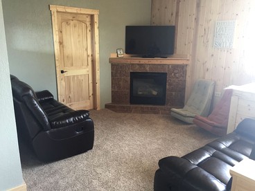 Stunning Lakefront Cabin Rental Just Outside of Yellowstone National Park in Montana - Island Park, Idaho - glamping.directory