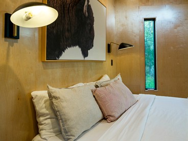 Romantic Tree House Rental with Soaking Tub near Austin in Spicewood, Texas - Spicewood, Texas - glamping.directory