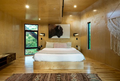 Romantic Tree House Rental with Soaking Tub near Austin in Spicewood, Texas - Spicewood, Texas - glamping.directory
