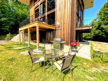 Unique White Mountains Vacation Rental for Family Getaways in New England - Dalton, New Hampshire - glamping.directory