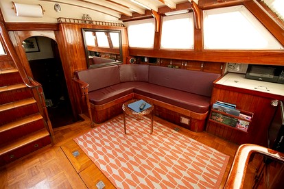 Unique Sailboat Vacation in the Constitution Marina of Boston, Massachusetts - Charlestown, Massachusetts - glamping.directory