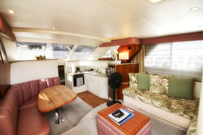 Unique Sailboat Vacation in the Constitution Marina of Boston, Massachusetts - Charlestown, Massachusetts - glamping.directory