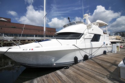Unique Sailboat Vacation in the Constitution Marina of Boston, Massachusetts - Charlestown, Massachusetts - glamping.directory