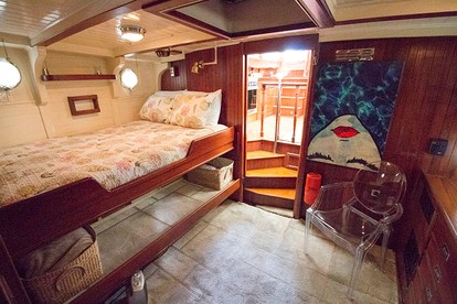 Unique Sailboat Vacation in the Constitution Marina of Boston, Massachusetts - Charlestown, Massachusetts - glamping.directory