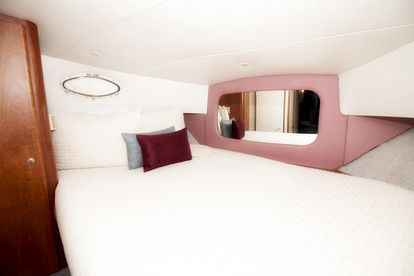 Unique Sailboat Vacation in the Constitution Marina of Boston, Massachusetts - Charlestown, Massachusetts - glamping.directory