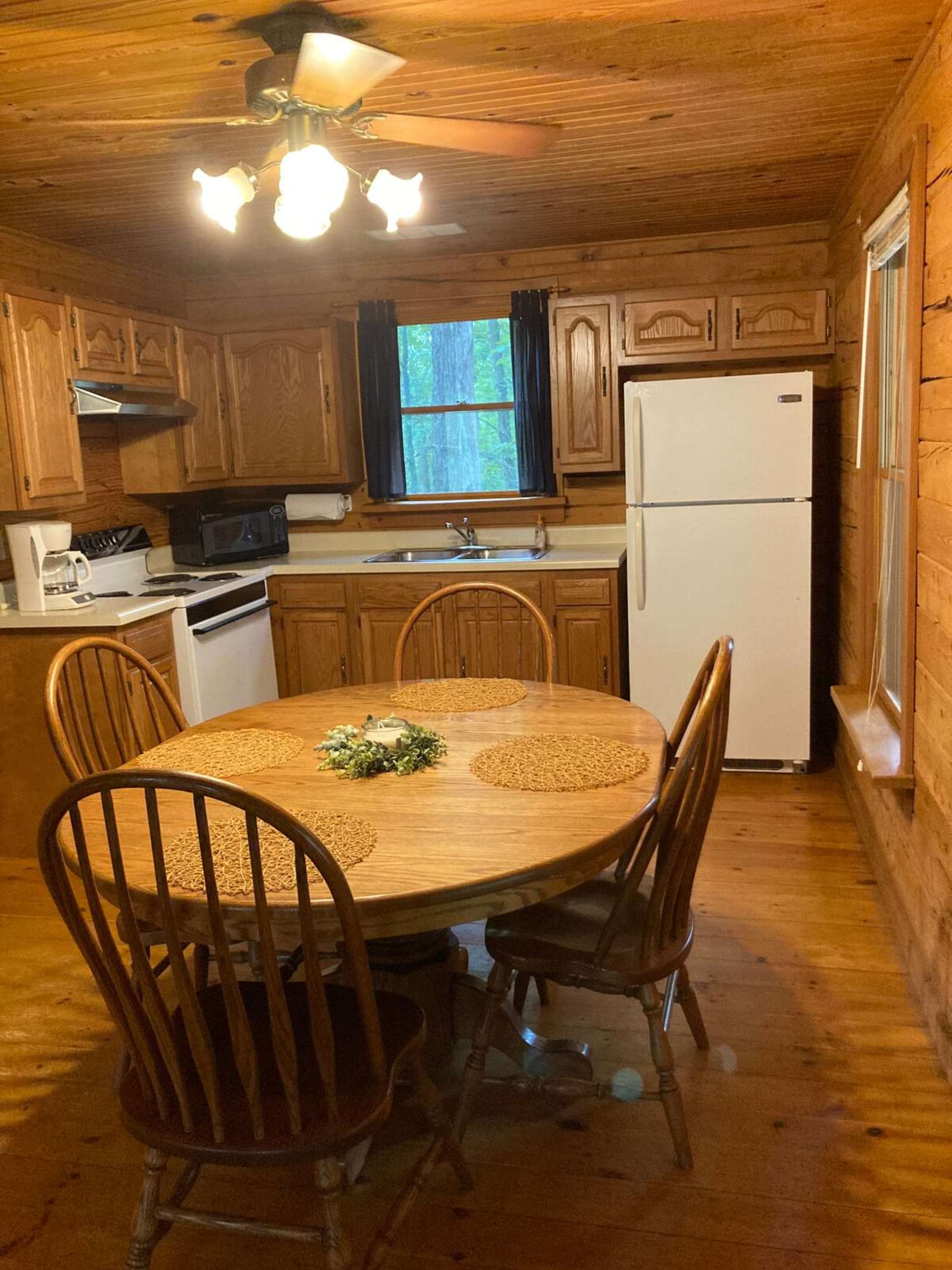 Rockin' Z Ranch - Alpena, Arkansas - glamping.directory