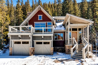 Luxurious 4 Bedroom Mountain Home - glamping.directory