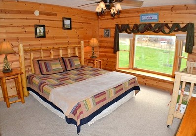 Premium Glamping Rental with Hot Tub and Games Room in Sevierville, Tennessee - Sevierville, Tennessee - glamping.directory