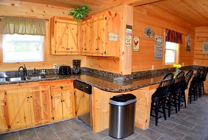 Premium Glamping Rental with Hot Tub and Games Room in Sevierville, Tennessee - Sevierville, Tennessee - glamping.directory