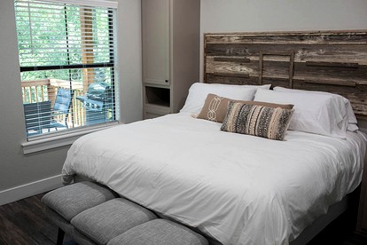 Quaint Cabin Ideal for a Secluded Getaway in Livingston, Texas - Livingston, Texas - glamping.directory