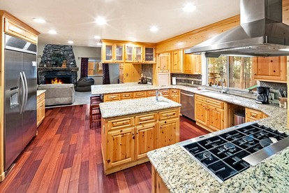 Grand Mountain Cabin Escape near Big Bear Lake and Snow Summit in California - Big Bear, California - glamping.directory