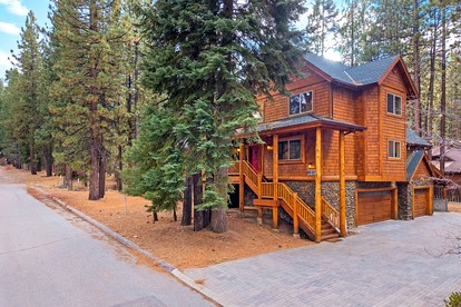 Grand Mountain Cabin Escape near Big Bear Lake and Snow Summit in California - glamping.directory