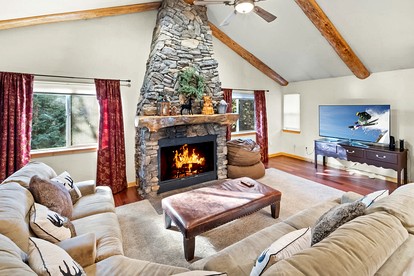Grand Mountain Cabin Escape near Big Bear Lake and Snow Summit in California - Big Bear, California - glamping.directory