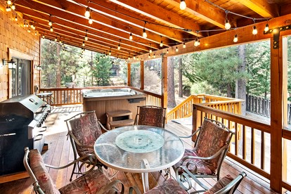 Grand Mountain Cabin Escape near Big Bear Lake and Snow Summit in California - Big Bear, California - glamping.directory