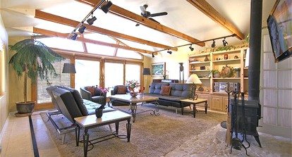 Gorgeous Cabin Rental with Breathtaking Views of Jordan Park in Sedona, Arizona - Sedona, Arizona - glamping.directory