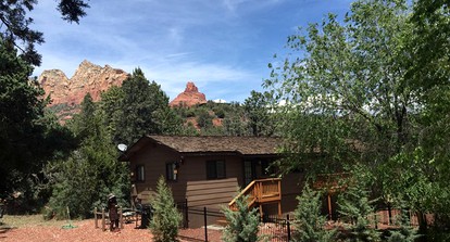 Gorgeous Cabin Rental with Breathtaking Views of Jordan Park in Sedona, Arizona - glamping.directory