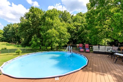 Peaceful Historic Villa with Hot Tub & Pool near Downtown Nashville, Tennessee - Goodlettsville, Tennessee - glamping.directory