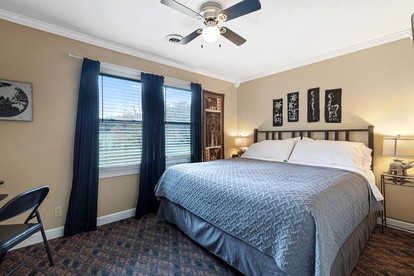 Peaceful Historic Villa with Hot Tub & Pool near Downtown Nashville, Tennessee - Goodlettsville, Tennessee - glamping.directory