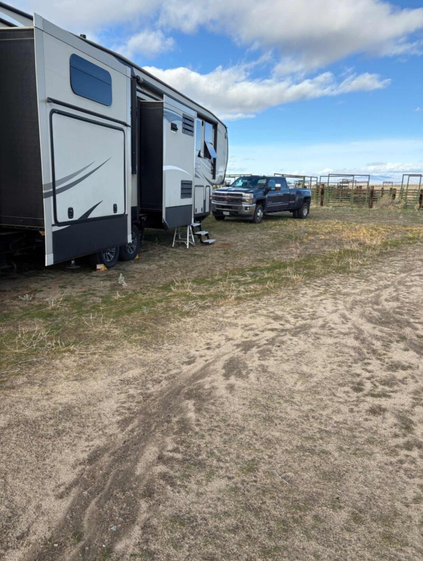 Missy’s Mountain Meadows - Doyle, California - glamping.directory