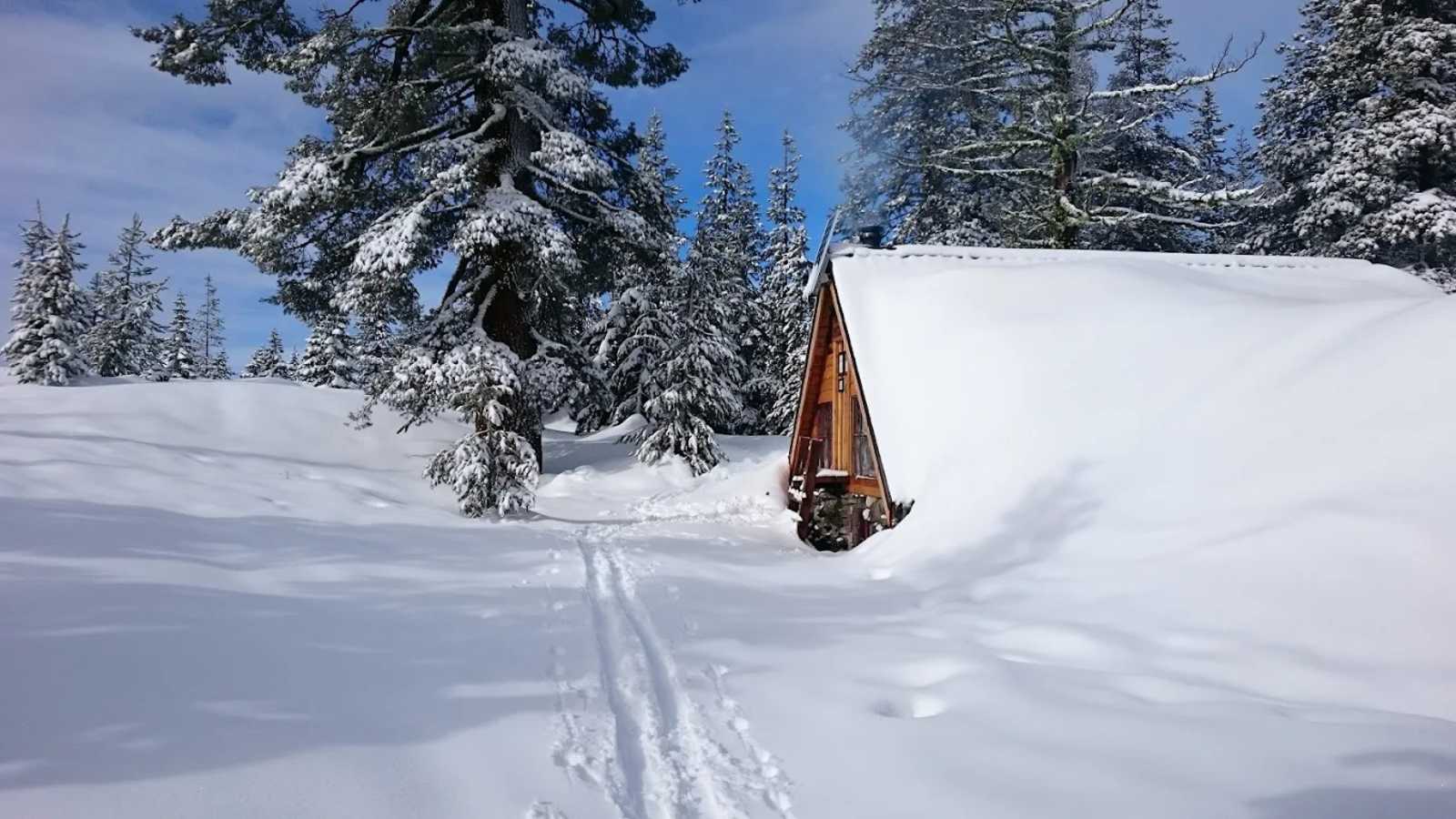 Peter Grubb Hut - Soda Springs, California - glamping.directory
