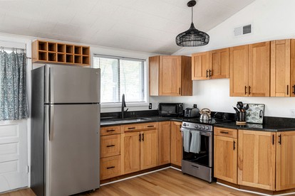 Peaceful Hedgesville Cottage with Hot Tub, Fireplace & Resort Amenities  in West Virginia - Hedgesville, West Virginia - glamping.directory