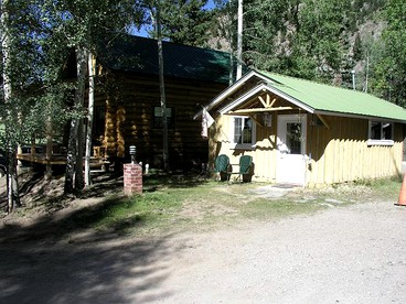Secluded Log Cabin Perfect for Families in Lake City, Colorado - Lake City, Colorado - glamping.directory