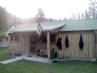 Secluded Log Cabin Perfect for Families in Lake City, Colorado - Lake City, Colorado - glamping.directory