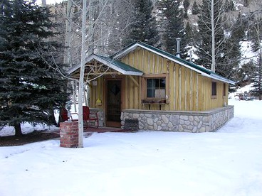 Secluded Log Cabin Perfect for Families in Lake City, Colorado - Lake City, Colorado - glamping.directory