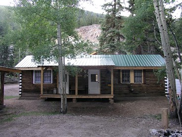 Secluded Log Cabin Perfect for Families in Lake City, Colorado - Lake City, Colorado - glamping.directory