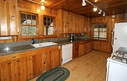 Spacious Riverfront Cabin Rental Perfect for Large Groups near Sonora, California - Strawberry, California - glamping.directory