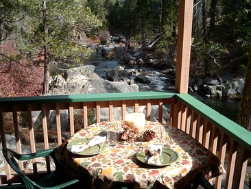 Spacious Riverfront Cabin Rental Perfect for Large Groups near Sonora, California - Strawberry, California - glamping.directory