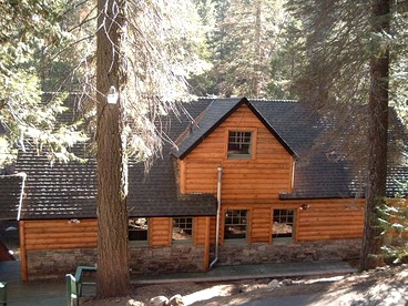 Spacious Riverfront Cabin Rental Perfect for Large Groups near Sonora, California - glamping.directory