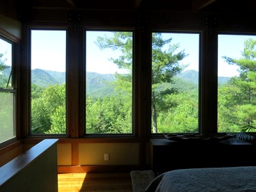 Charming Mountain Cabin Perfect for the Whole Family near Nantahala National Forest, NC - Bryson City, North Carolina - glamping.directory