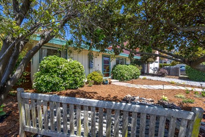 Private Cottage Along the Northern California Coast in El Granada, Perfect for an Oceanfront Escape - El Granada, California - glamping.directory