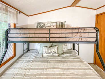 Cozy Cabin with a Private Deck in Klamath, CA - Klamath, California - glamping.directory