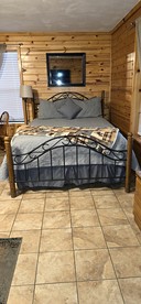 Charming Cabin Rental Perfect for Couples in Carroll County, Arkansas - Eureka Springs, Arkansas - glamping.directory