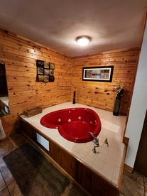 Charming Cabin Rental Perfect for Couples in Carroll County, Arkansas - Eureka Springs, Arkansas - glamping.directory