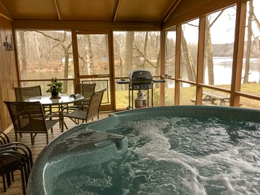Riverfront Cabin with Four-Person Hot Tub in Shenandoah Valley, Virginia - Luray, Virginia - glamping.directory