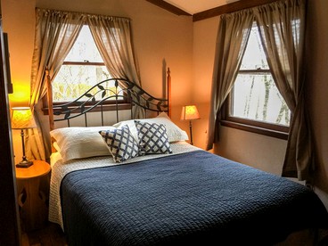 Riverfront Cabin with Four-Person Hot Tub in Shenandoah Valley, Virginia - Luray, Virginia - glamping.directory