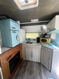 Quaint Airstream with Picnic Space Great for Two in Indiana - Nashville, Indiana - glamping.directory