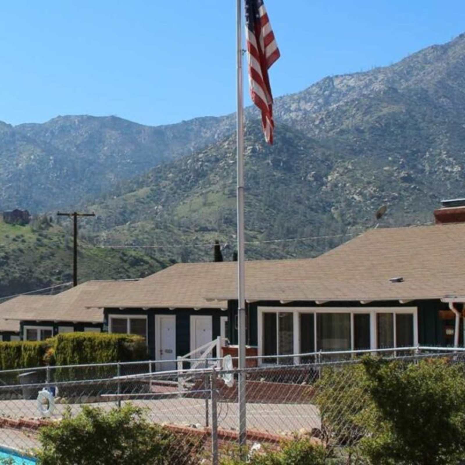 The Kern Lodge - Kernville, California - glamping.directory