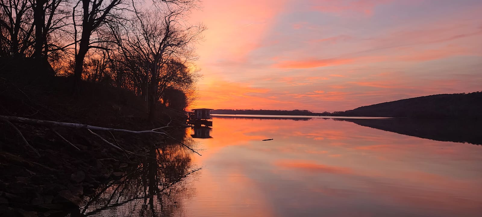 Private Arkansas Riverfront RV Site - Mayflower, Arkansas - glamping.directory